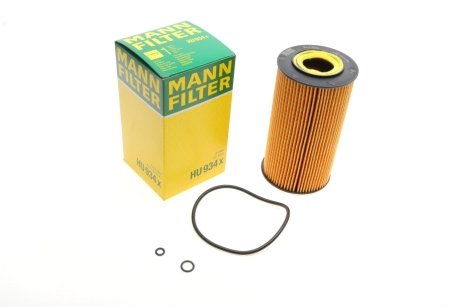 Фільтр масляний двигуна MB E, M, S 400 CDI 00-09 (вир-во) MANN HU934X (фото 1)