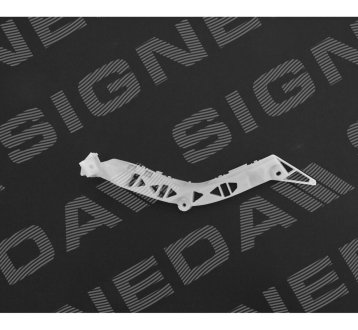 Кронштейн бампера MAZDA 3, 03 - 06 SIGNEDA PMZ99012AL