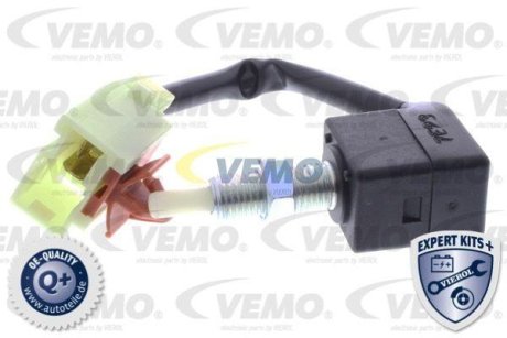 Выключатель, привод сцепления (Tempomat); Выключатель, привод сцепления (управление двигателем) VEMO V52-73-0020